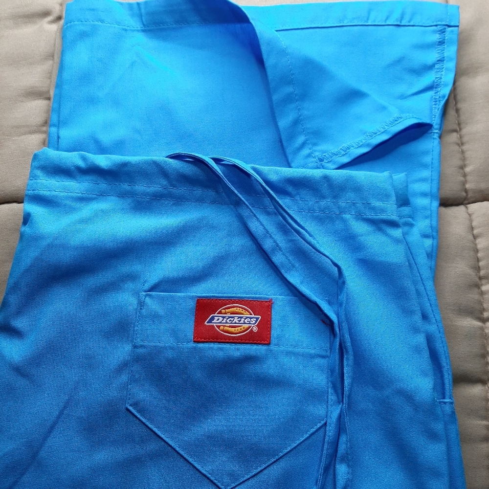 Dickies Scrub Set - Picture 3 of 3